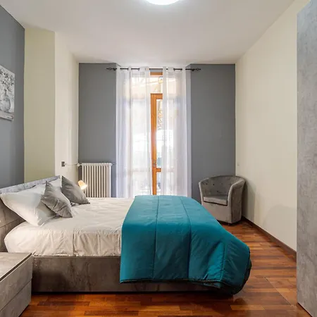 Modern With Balcony Apartment Maslianico