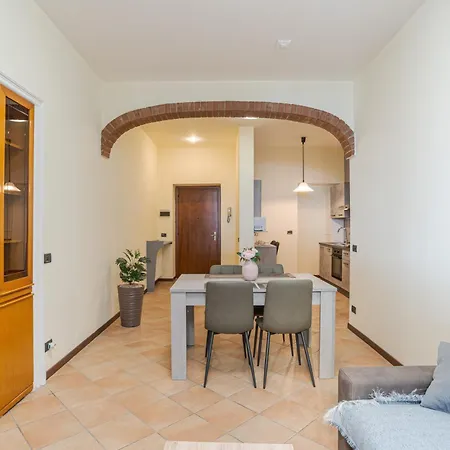 Modern With Balcony * Maslianico